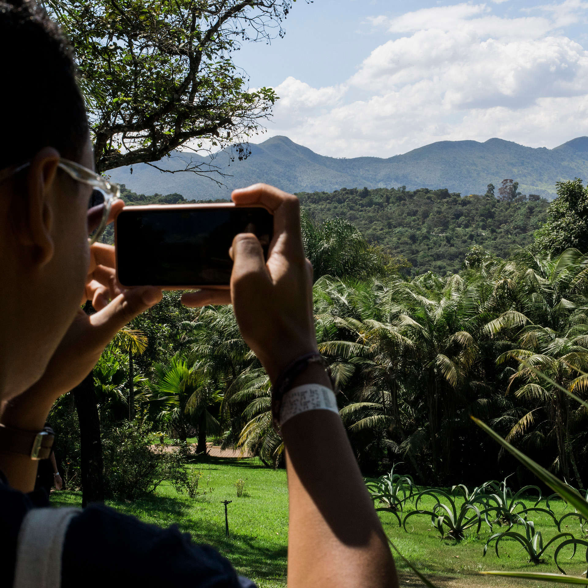 Activity encourages records based on contextualization and personal concepts that motivate photographs from Inhotim's collections. Foto: Bruno Figueiredo