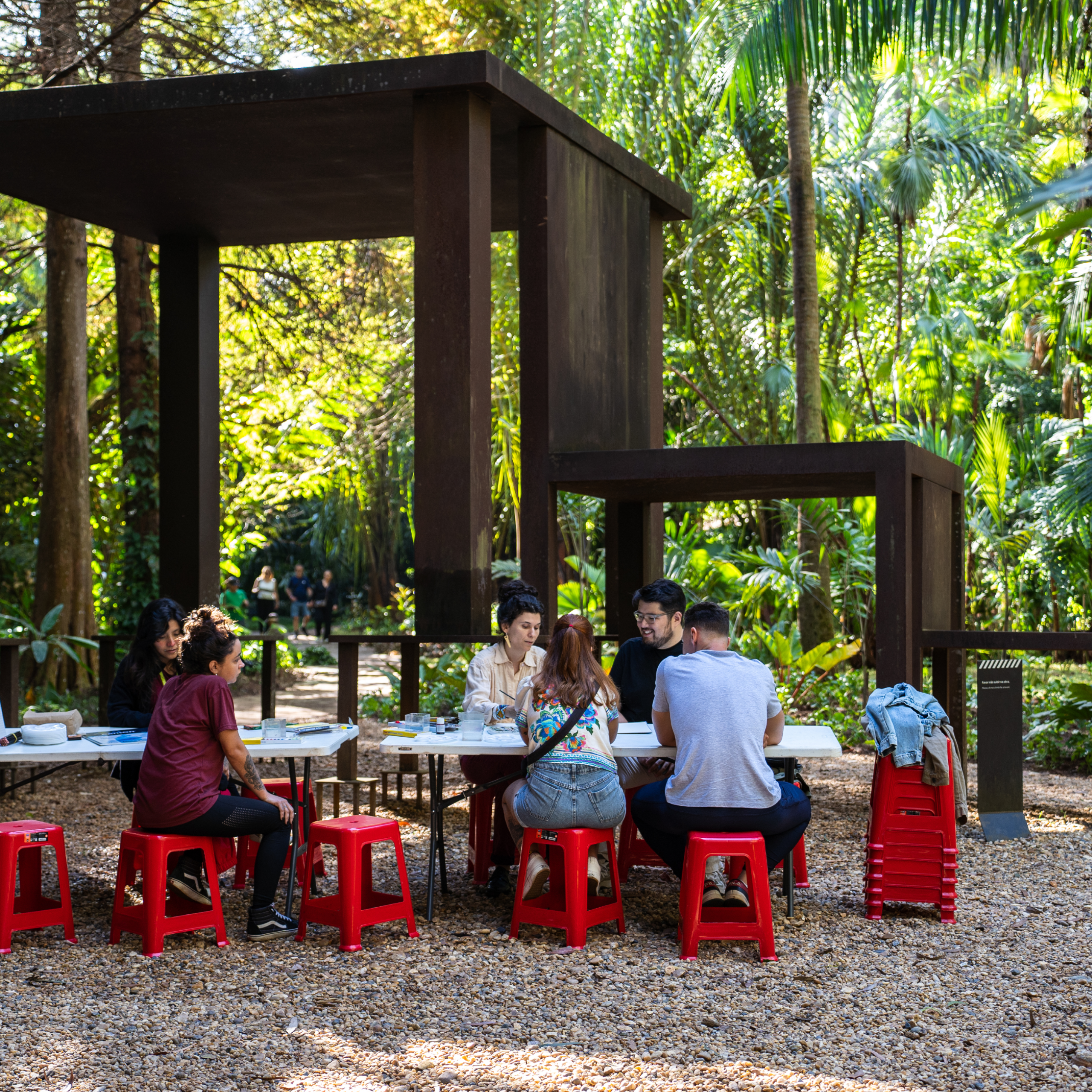 Learn about the September workshops held in various locations across Inhotim. Photo: Brendon Campos