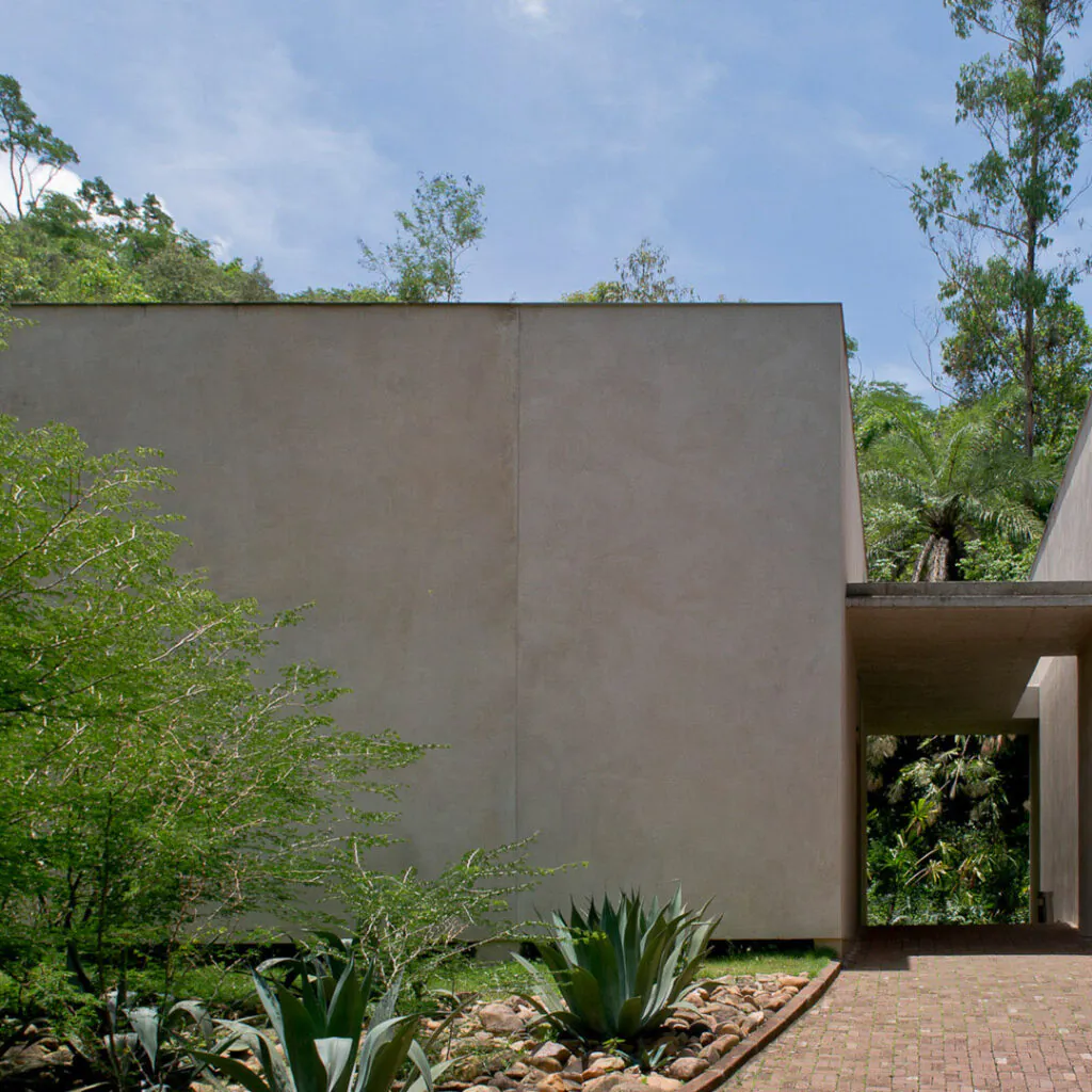 ​Galeria Doris Salcedo, Arquitetos Associados, 2008.  Foto: William Gomes
